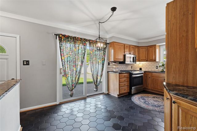 14833 Fairfield Street, Livonia, MI 48154