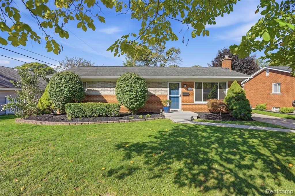 14833 Fairfield Street, Livonia, MI 48154