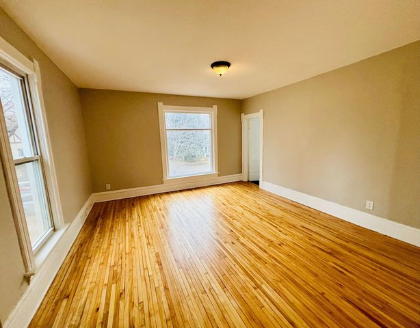 2921 33rd Avenue S, Minneapolis, MN 55406