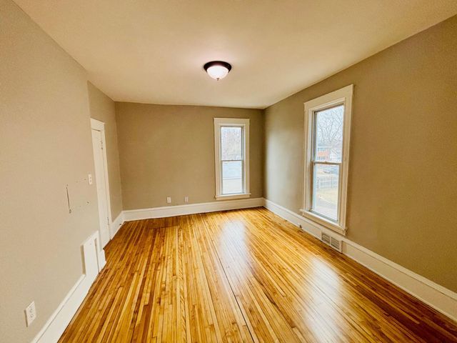 2921 33rd Avenue S, Minneapolis, MN 55406