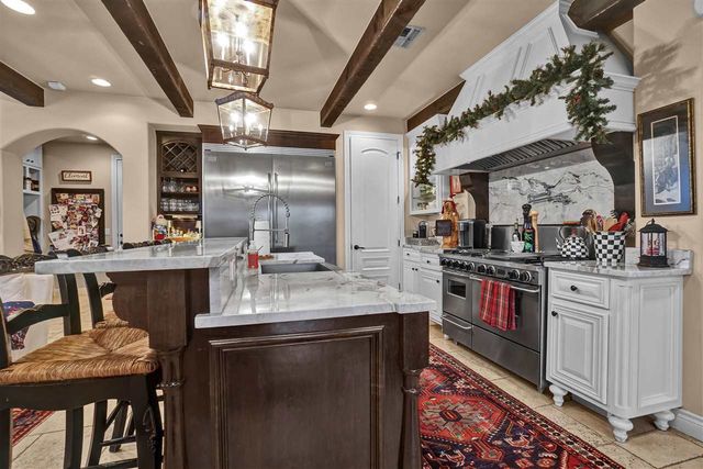 1039 NW Thornbury Dr, Lawton, OK 73505