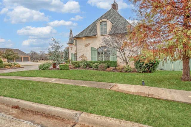 1039 NW Thornbury Dr, Lawton, OK 73505