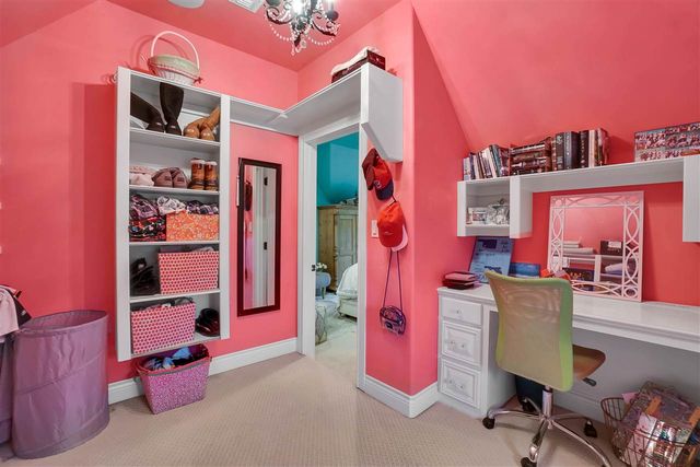 1039 NW Thornbury Dr, Lawton, OK 73505