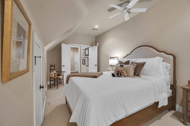 1039 NW Thornbury Dr, Lawton, OK 73505