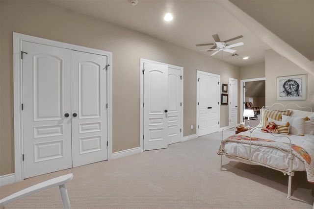 1039 NW Thornbury Dr, Lawton, OK 73505