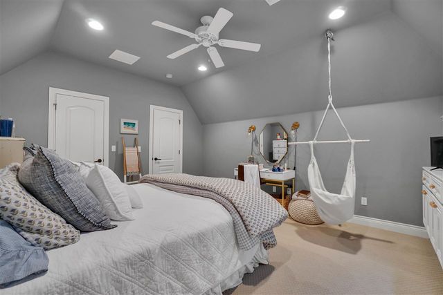 1039 NW Thornbury Dr, Lawton, OK 73505