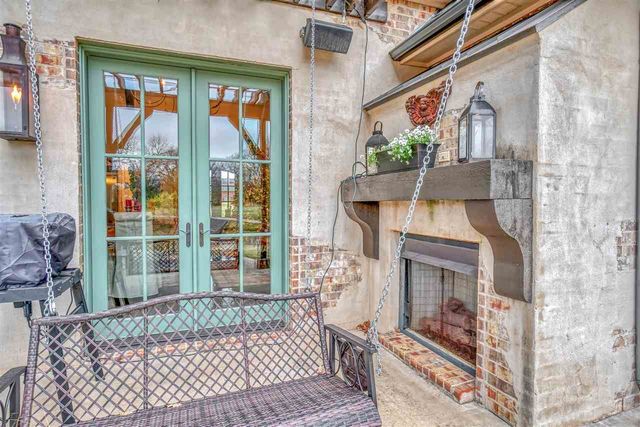 1039 NW Thornbury Dr, Lawton, OK 73505