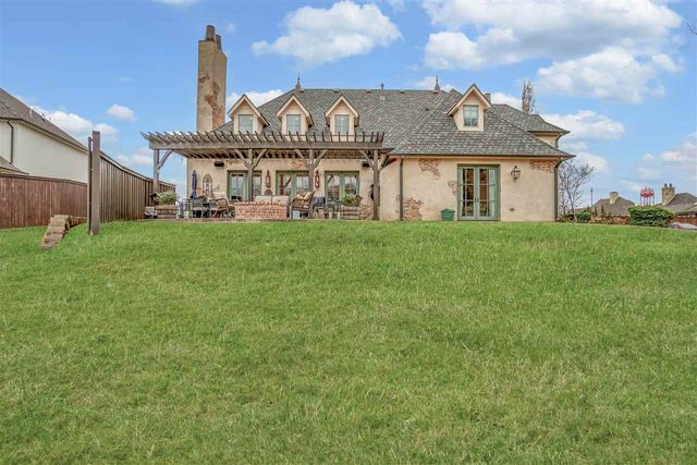 1039 NW Thornbury Dr, Lawton, OK 73505