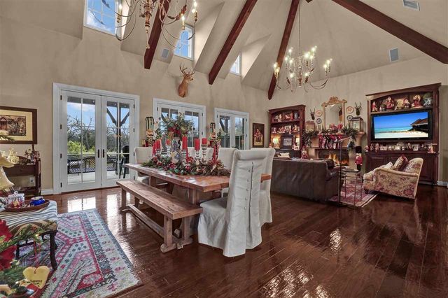 1039 NW Thornbury Dr, Lawton, OK 73505