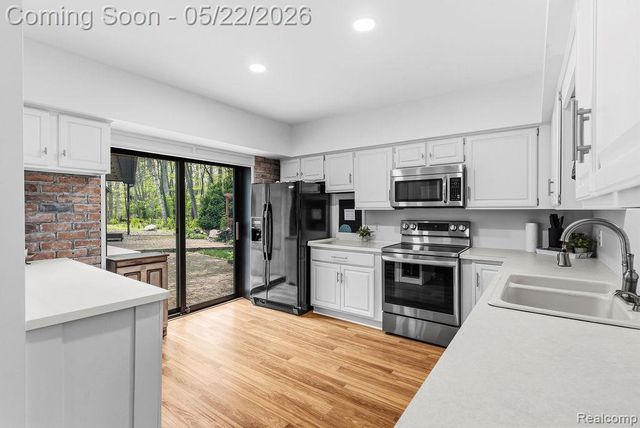 11111 Hibner Road, Hartland Township, MI 48353