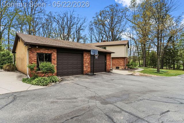 11111 Hibner Road, Hartland Township, MI 48353
