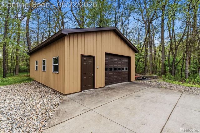 11111 Hibner Road, Hartland Township, MI 48353