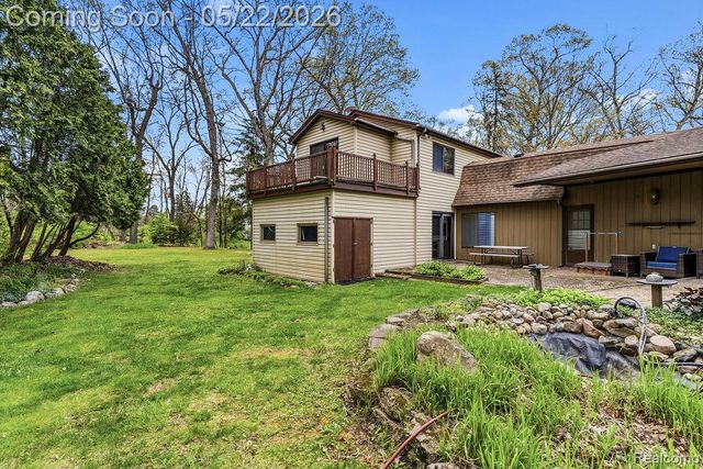 11111 Hibner Road, Hartland Township, MI 48353
