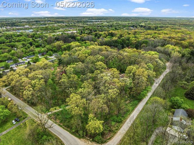 11111 Hibner Road, Hartland Township, MI 48353