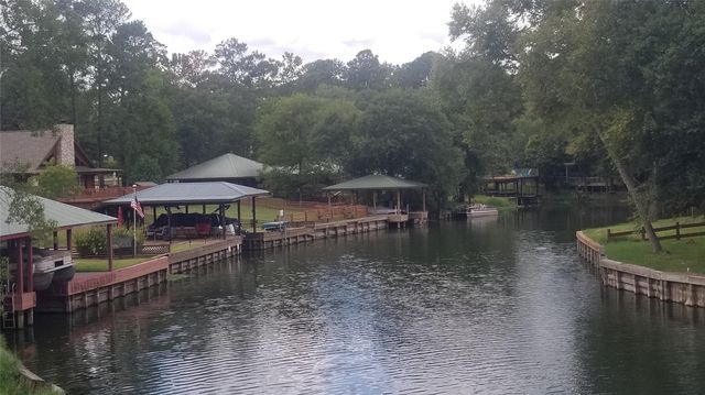 7 Wilderness Trail, Huntsville, TX 77340