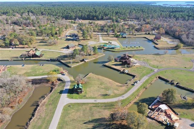 7 Wilderness Trail, Huntsville, TX 77340