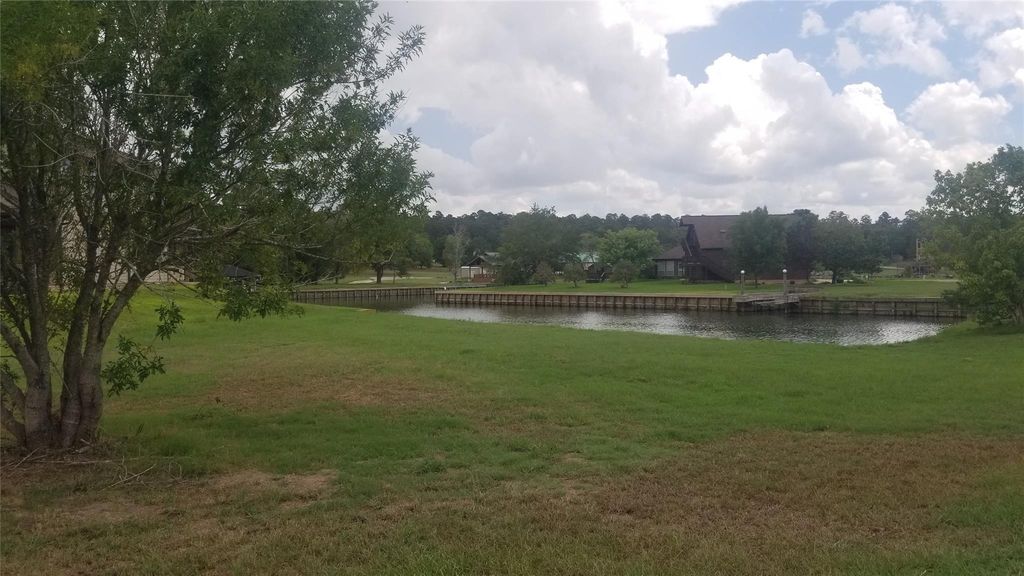 7 Wilderness Trail, Huntsville, TX 77340