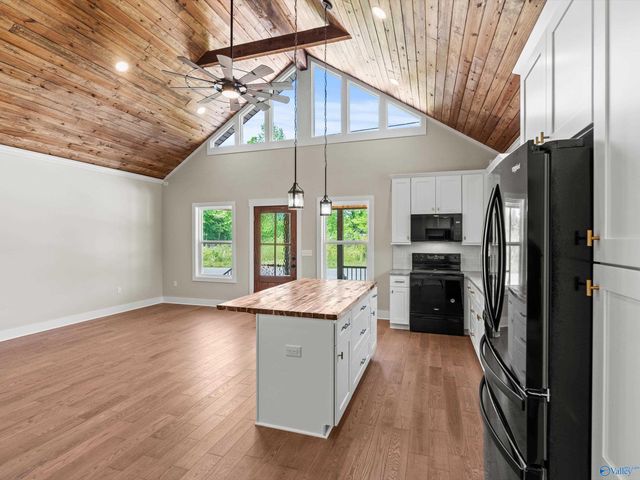 1008 Junkins Road, Guntersville, AL 35976