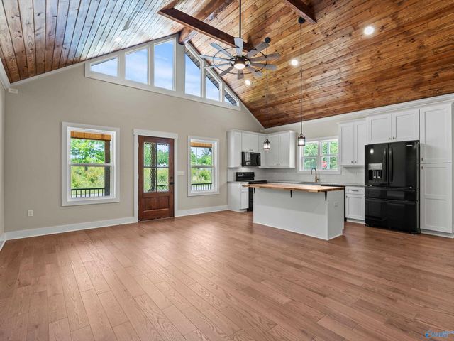 1008 Junkins Road, Guntersville, AL 35976