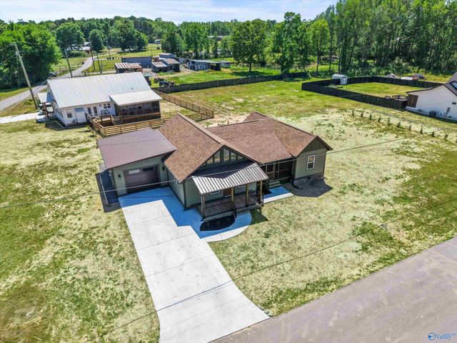 1008 Junkins Road, Guntersville, AL 35976