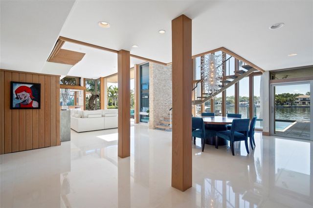 10 BRIGHTWATERS CIRCLE NE, St Petersburg, FL 33704