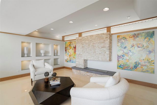 10 BRIGHTWATERS CIRCLE NE, St Petersburg, FL 33704