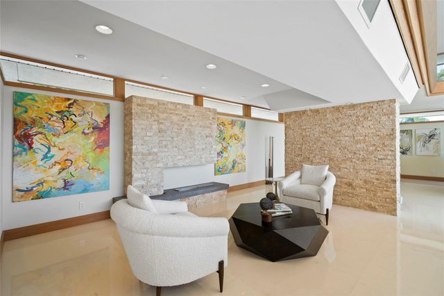 10 BRIGHTWATERS CIRCLE NE, St Petersburg, FL 33704