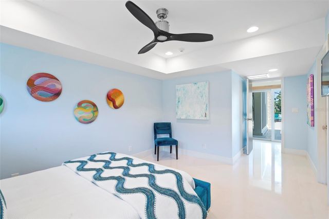 10 BRIGHTWATERS CIRCLE NE, St Petersburg, FL 33704