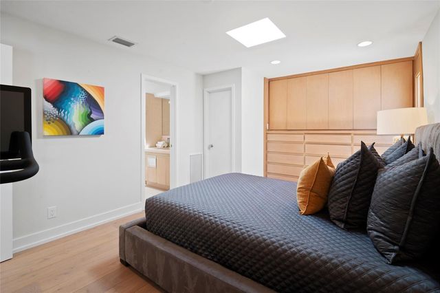 10 BRIGHTWATERS CIRCLE NE, St Petersburg, FL 33704