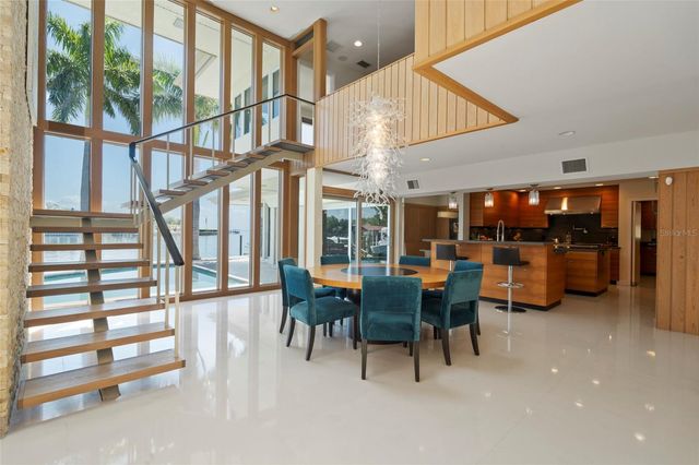 10 BRIGHTWATERS CIRCLE NE, St Petersburg, FL 33704