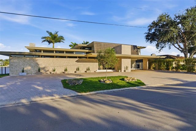 10 BRIGHTWATERS CIRCLE NE, St Petersburg, FL 33704