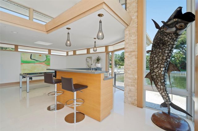 10 BRIGHTWATERS CIRCLE NE, St Petersburg, FL 33704