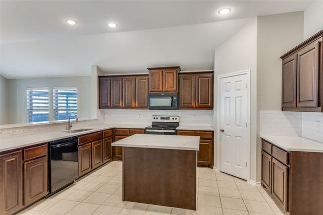 2729 Adams Fall Lane, Fort Worth, TX 76123