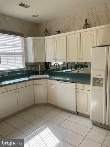28 SPRING MEADOW DR, Lakewood, NJ 08701