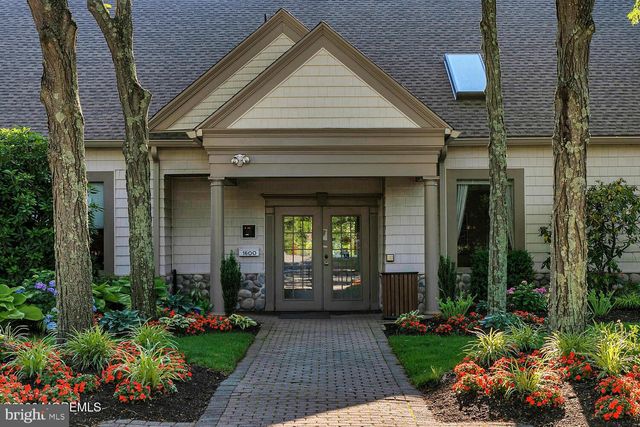 28 SPRING MEADOW DR, Lakewood, NJ 08701