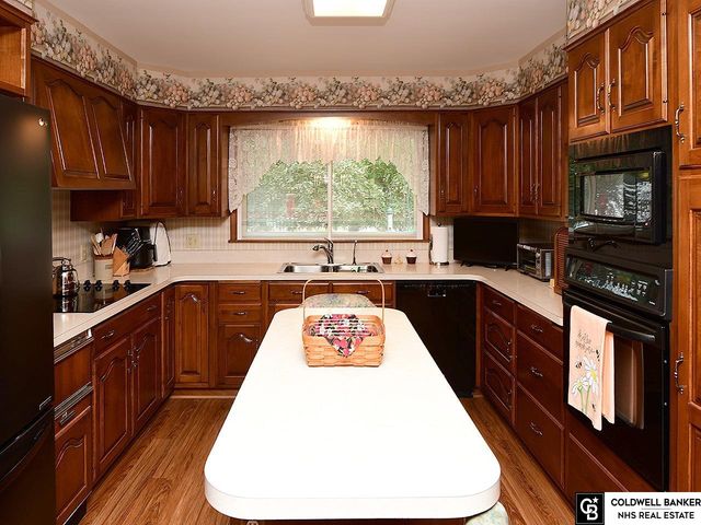 5014 S 77Th Avenue, Ralston, NE 68127