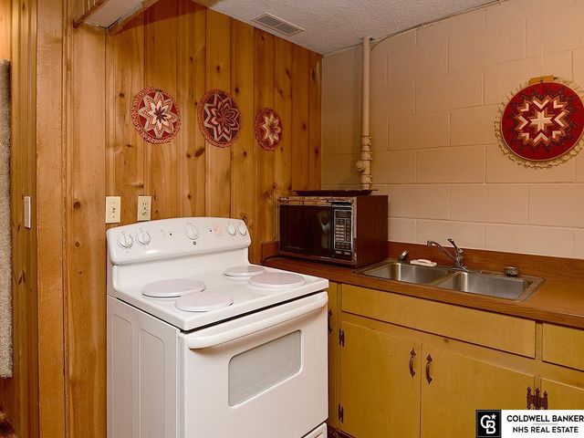5014 S 77Th Avenue, Ralston, NE 68127