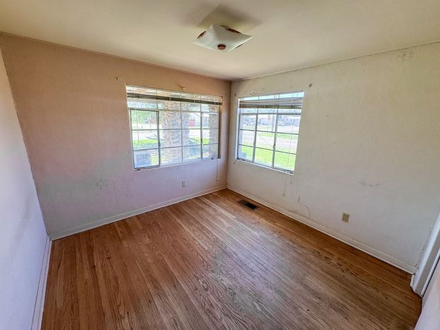 207 S 13th St, Alpine, TX 79830