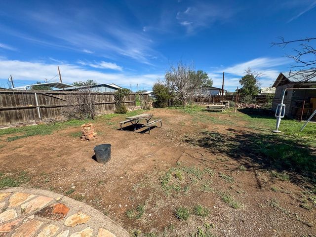207 S 13th St, Alpine, TX 79830