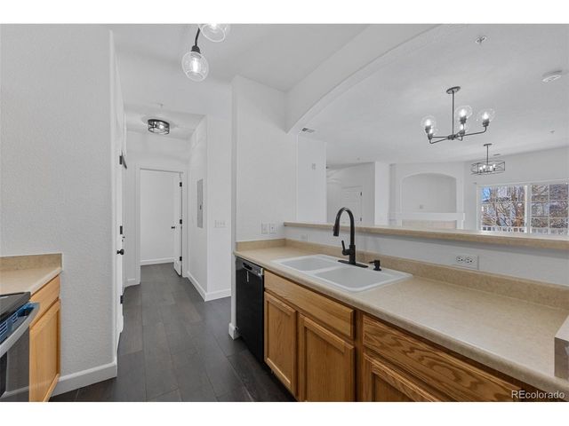 5255 Memphis St 1112, Denver, CO 80239
