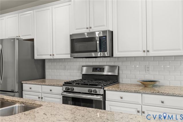 6427 Twin Falls Ct, Moseley, VA 23120