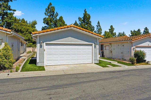 14955 Avenida Venusto 13, San Diego, CA 92128