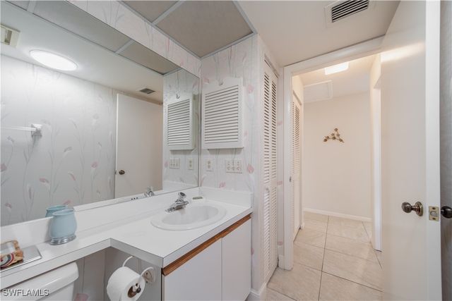 878 Meadowland DR G, Naples, FL 34108