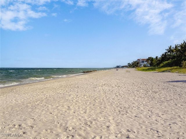 878 Meadowland DR G, Naples, FL 34108