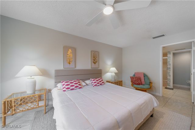 878 Meadowland DR G, Naples, FL 34108