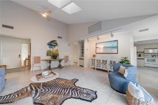 878 Meadowland DR G, Naples, FL 34108