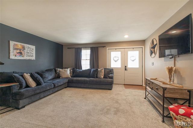 5000 Cavalier Court, Godfrey, IL 62035