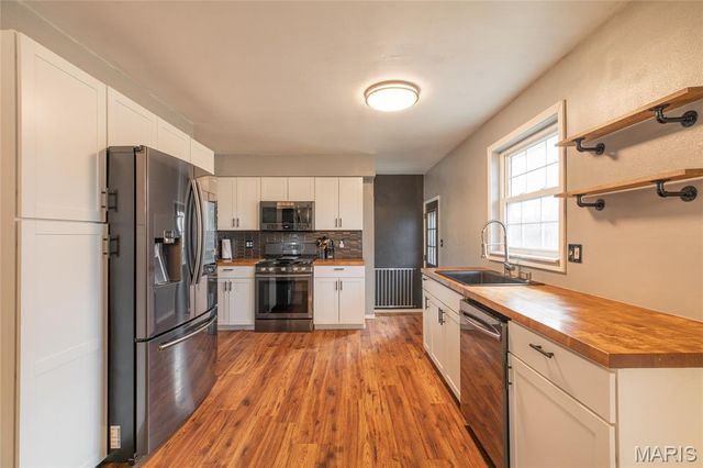 5000 Cavalier Court, Godfrey, IL 62035