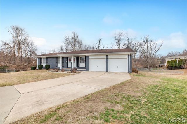 5000 Cavalier Court, Godfrey, IL 62035
