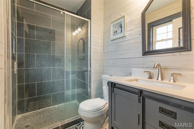 5000 Cavalier Court, Godfrey, IL 62035